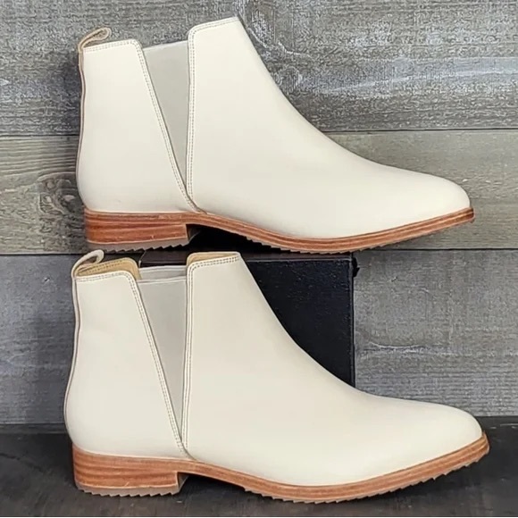 Nisolo Tan Ankle Boots - Picture 4 of 9